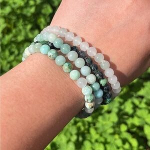 6mm‎ green opal, white jade, carribean calcite bracelet set